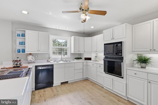 8646 IVY MINT CT, Springfield, VA 22153