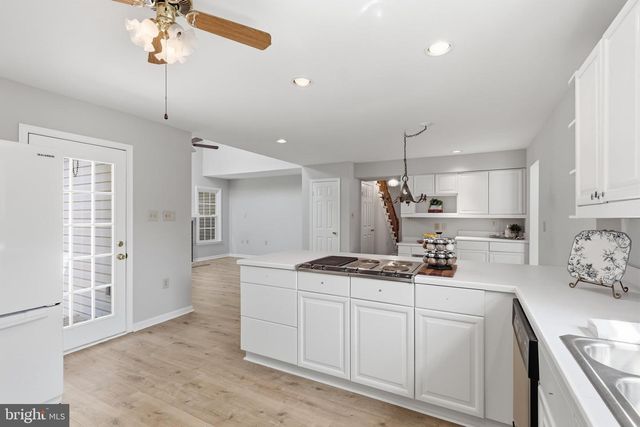 8646 IVY MINT CT, Springfield, VA 22153