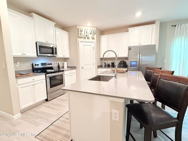 1676 ENCLAVE Road, Jacksonville, FL 32211