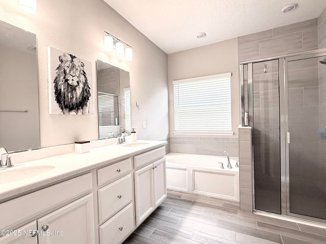 1676 ENCLAVE Road, Jacksonville, FL 32211