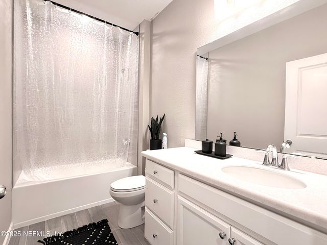 1676 ENCLAVE Road, Jacksonville, FL 32211