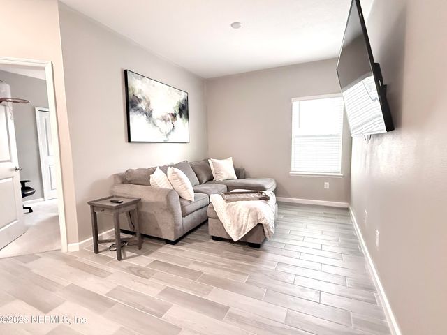 1676 ENCLAVE Road, Jacksonville, FL 32211