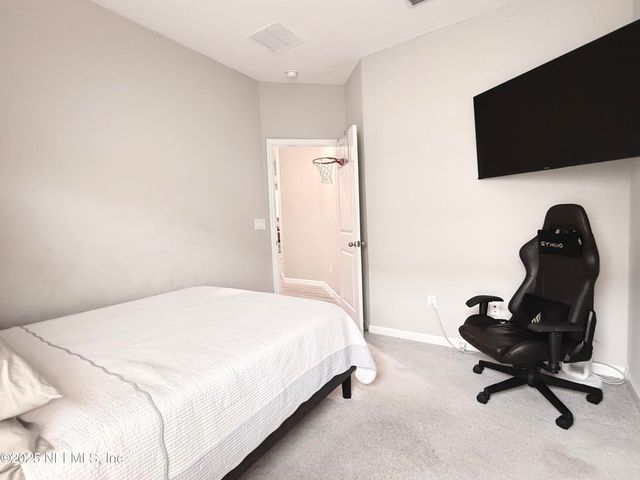 1676 ENCLAVE Road, Jacksonville, FL 32211