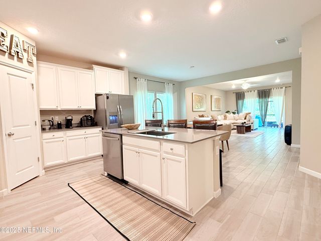 1676 ENCLAVE Road, Jacksonville, FL 32211