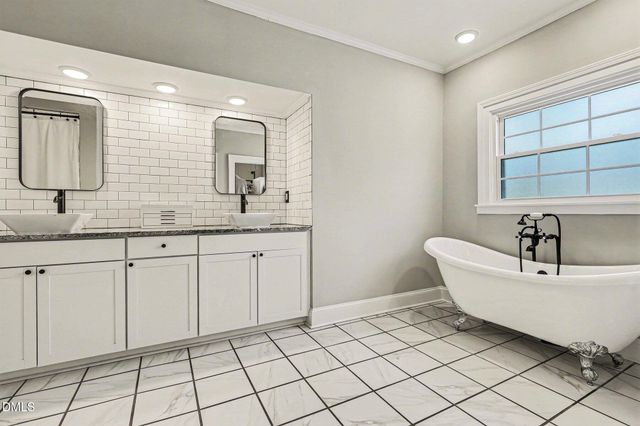 910 S 2nd Street, Smithfield, NC 27577