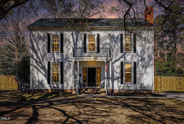 910 S 2nd Street, Smithfield, NC 27577