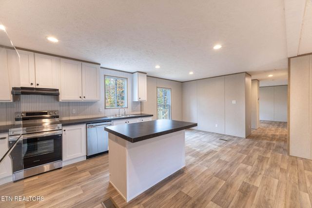 138 Trillium Circle, Harriman, TN 37748