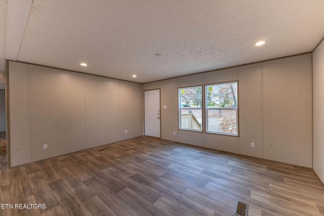 138 Trillium Circle, Harriman, TN 37748