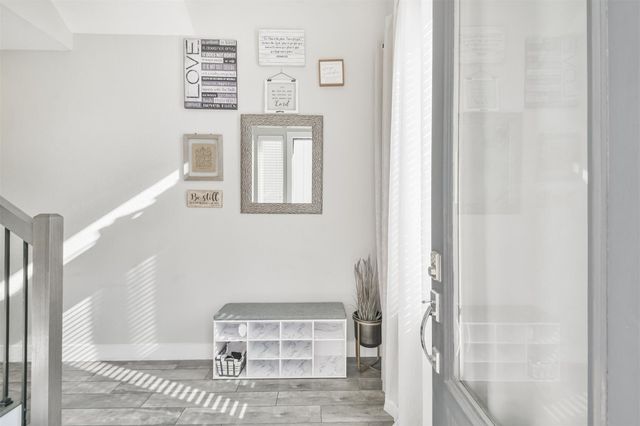 8411 Hempstead Road H, Houston, TX 77008