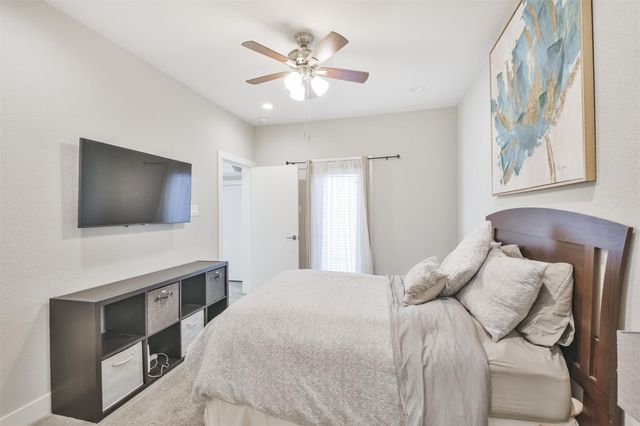 8411 Hempstead Road H, Houston, TX 77008