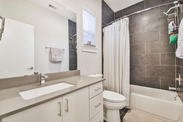 8411 Hempstead Road H, Houston, TX 77008