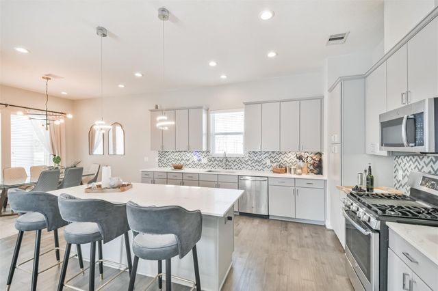 8411 Hempstead Road H, Houston, TX 77008