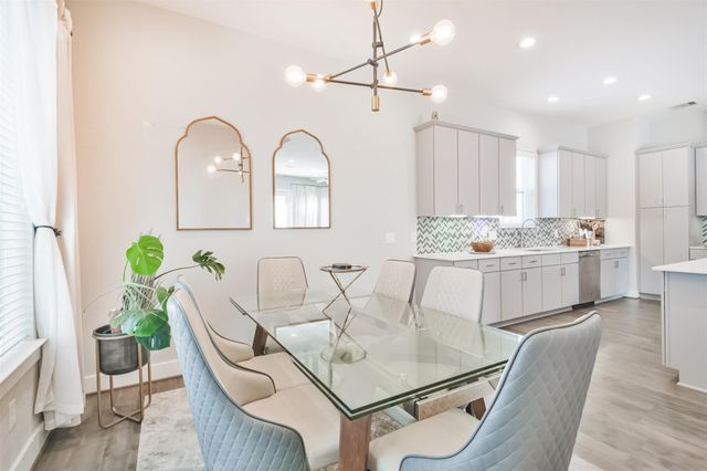 8411 Hempstead Road H, Houston, TX 77008