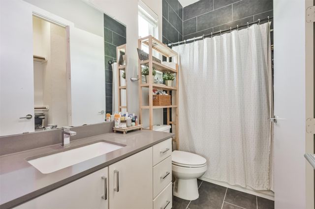 8411 Hempstead Road H, Houston, TX 77008