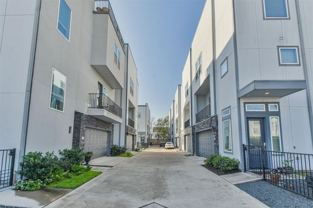 8411 Hempstead Road H, Houston, TX 77008