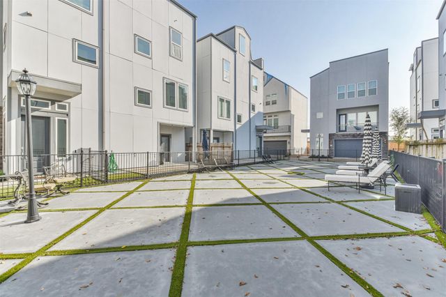 8411 Hempstead Road H, Houston, TX 77008