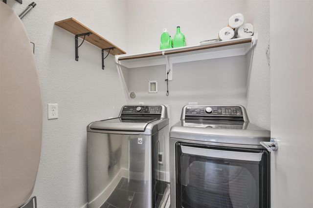 8411 Hempstead Road H, Houston, TX 77008