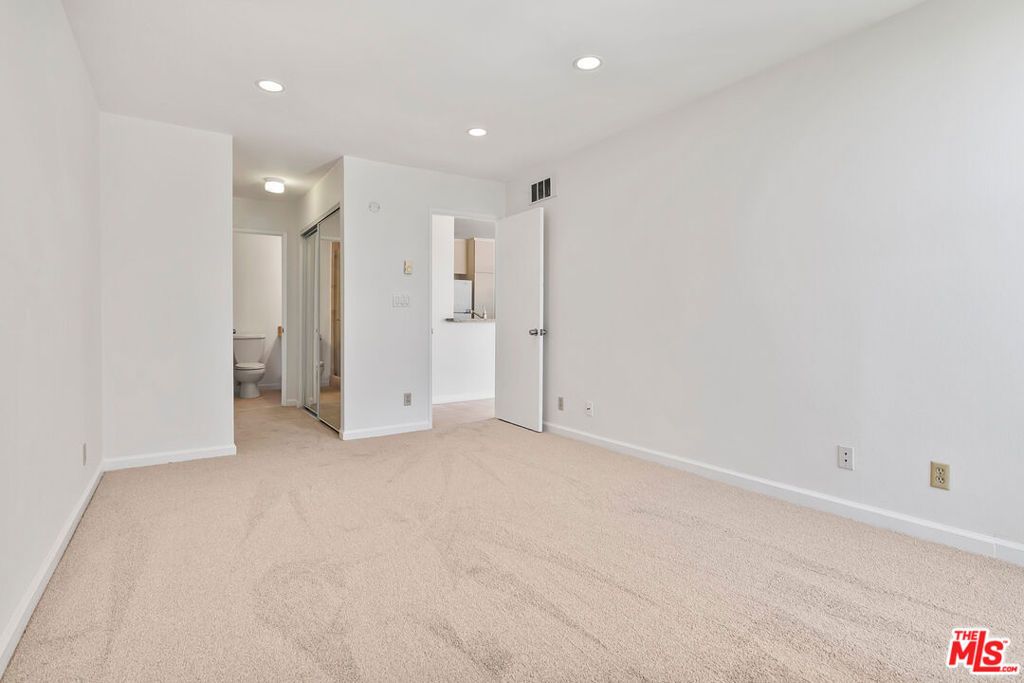 Image 25 of property listing at 23901 Civic Center Way D235, Malibu, CA 90265