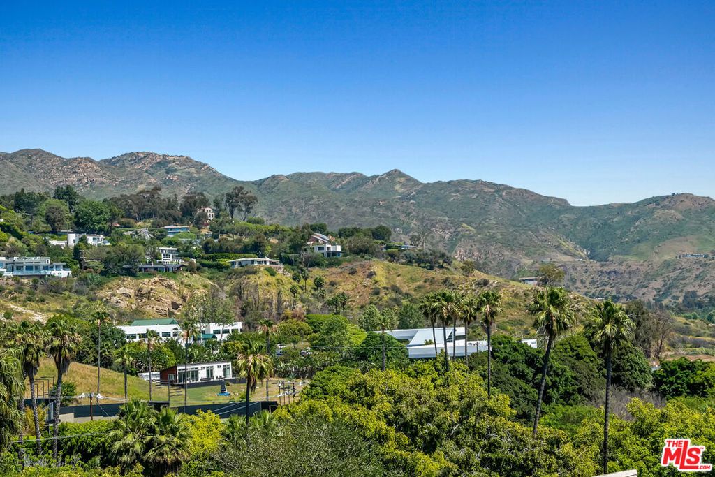 Image 30 of property listing at 23901 Civic Center Way D235, Malibu, CA 90265