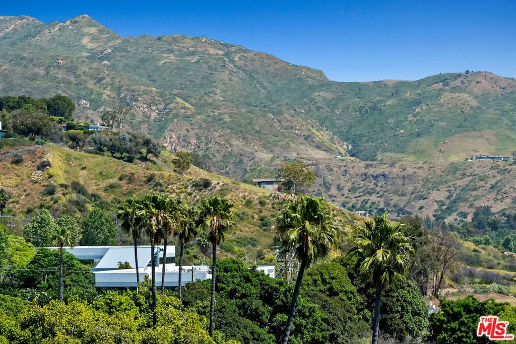 Image 31 of property listing at 23901 Civic Center Way D235, Malibu, CA 90265