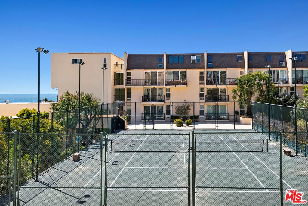 Image 34 of property listing at 23901 Civic Center Way D235, Malibu, CA 90265