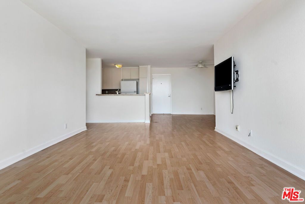 Image 9 of property listing at 23901 Civic Center Way D235, Malibu, CA 90265