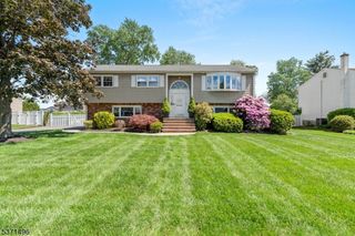 43 Donna Dr, Fairfield Twp., NJ 07004