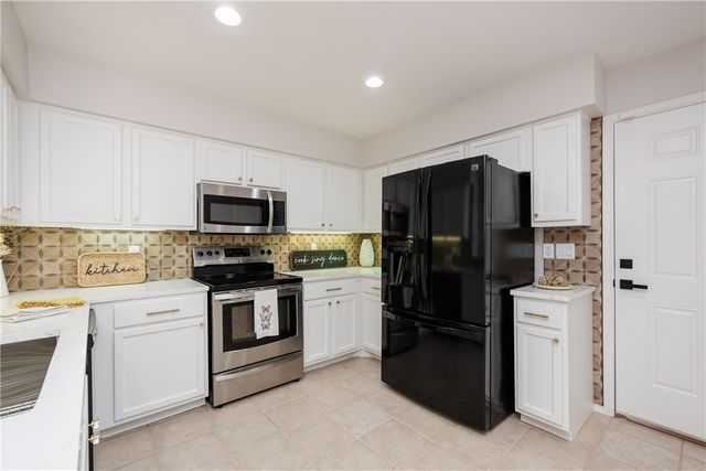 101 Santa Fe Dr, Rockport, TX 78382