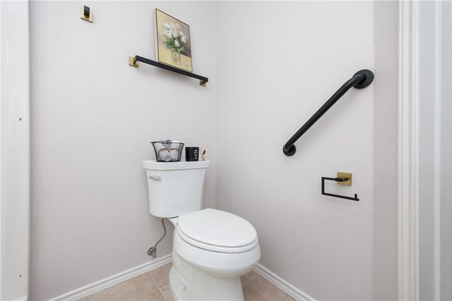 101 Santa Fe Dr, Rockport, TX 78382