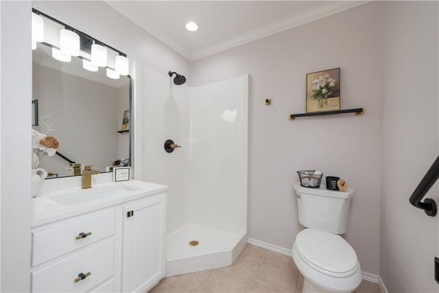 101 Santa Fe Dr, Rockport, TX 78382