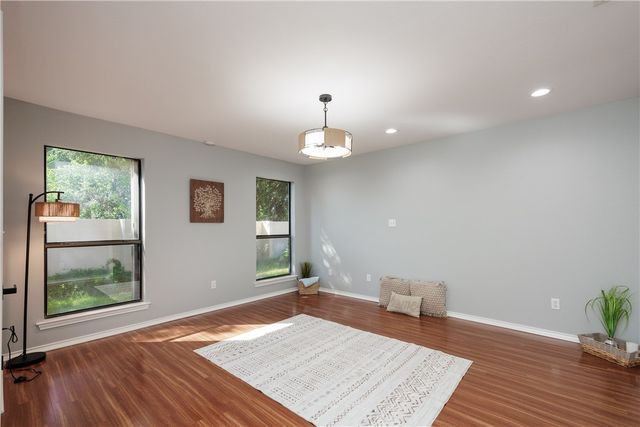 101 Santa Fe Dr, Rockport, TX 78382