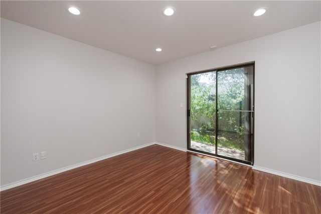 101 Santa Fe Dr, Rockport, TX 78382