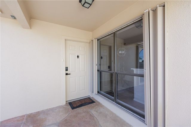 101 Santa Fe Dr, Rockport, TX 78382