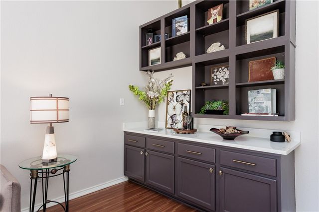 101 Santa Fe Dr, Rockport, TX 78382