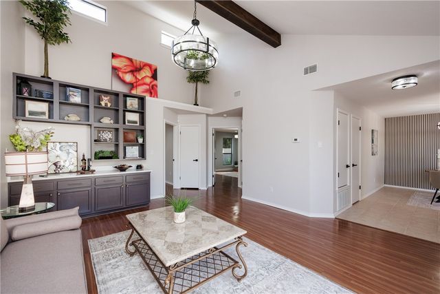 101 Santa Fe Dr, Rockport, TX 78382