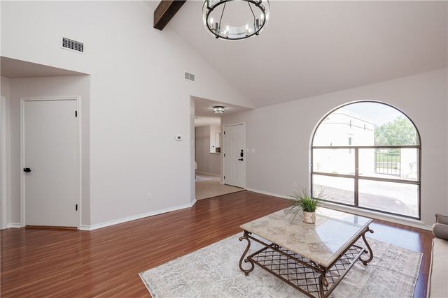 101 Santa Fe Dr, Rockport, TX 78382