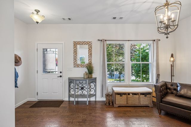 557 Wolfeboro Ln, Nashville, TN 37221
