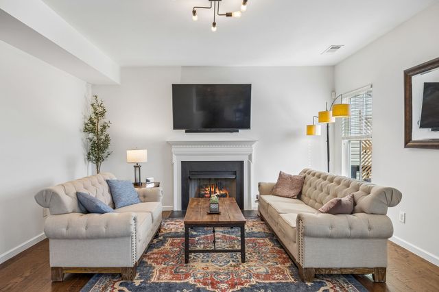 557 Wolfeboro Ln, Nashville, TN 37221