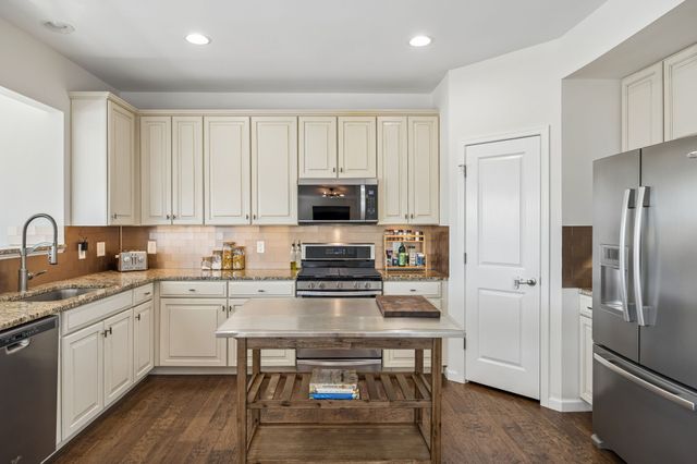 557 Wolfeboro Ln, Nashville, TN 37221