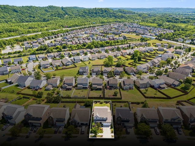 557 Wolfeboro Ln, Nashville, TN 37221