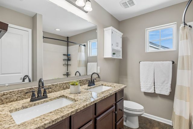 557 Wolfeboro Ln, Nashville, TN 37221