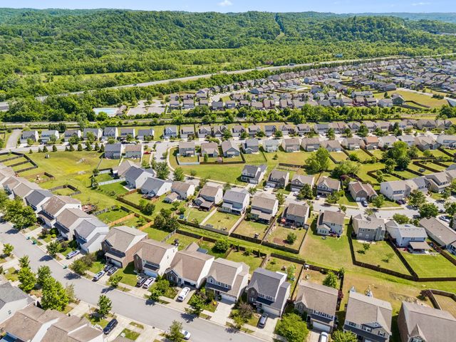 557 Wolfeboro Ln, Nashville, TN 37221