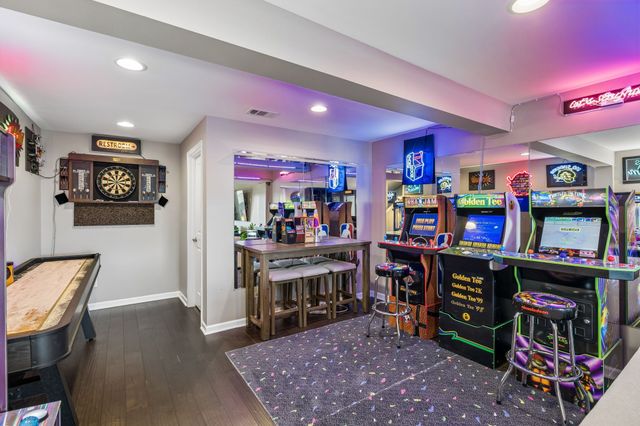 557 Wolfeboro Ln, Nashville, TN 37221