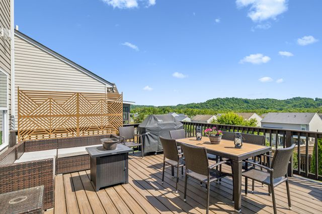 557 Wolfeboro Ln, Nashville, TN 37221