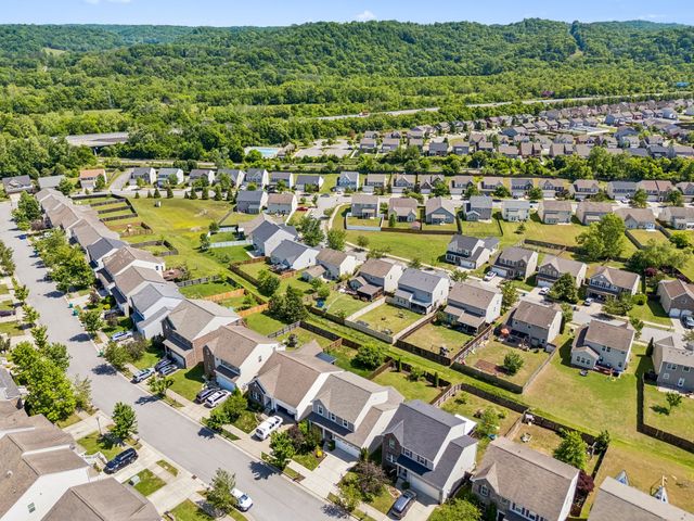557 Wolfeboro Ln, Nashville, TN 37221