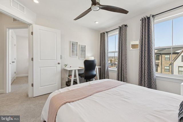 8102 ZOE PL, Alexandria, VA 22306