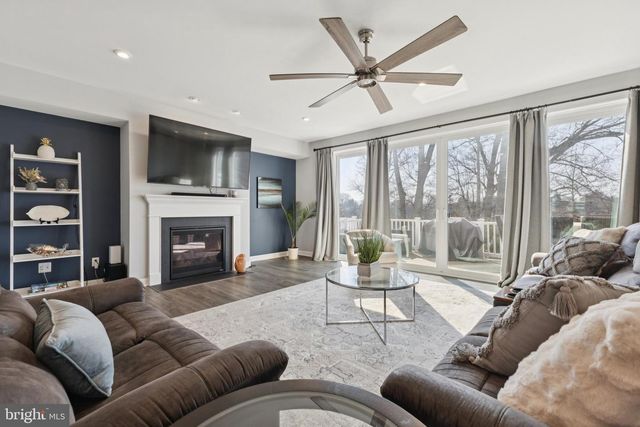 8102 ZOE PL, Alexandria, VA 22306