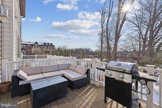 8102 ZOE PL, Alexandria, VA 22306