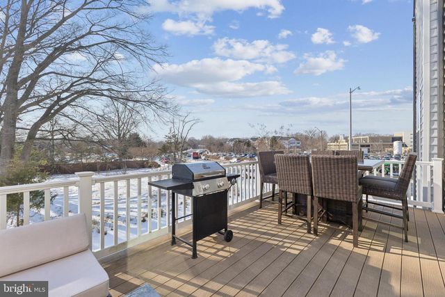 8102 ZOE PL, Alexandria, VA 22306