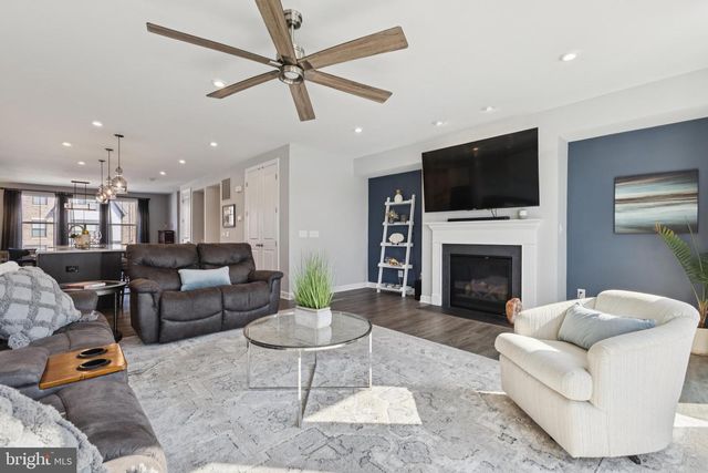 8102 ZOE PL, Alexandria, VA 22306